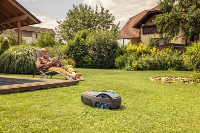 Gardena Mähroboter smart SILENO life 750 m² Set: Innovative LONA AI-Technologie, Steuerung per App, SensorControl, für Steigungen bis zu 35 Prozent, inkl. smart Gateway, DE-Version (19701-60) - Image 39